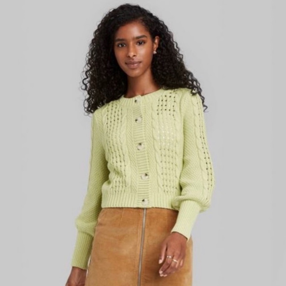 NWOT Cropped button front cardigan